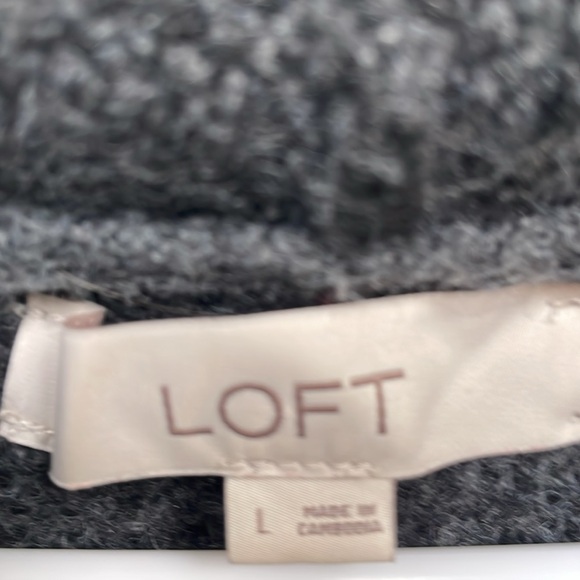 Size Large hooded sweater - Picture 2 of 5